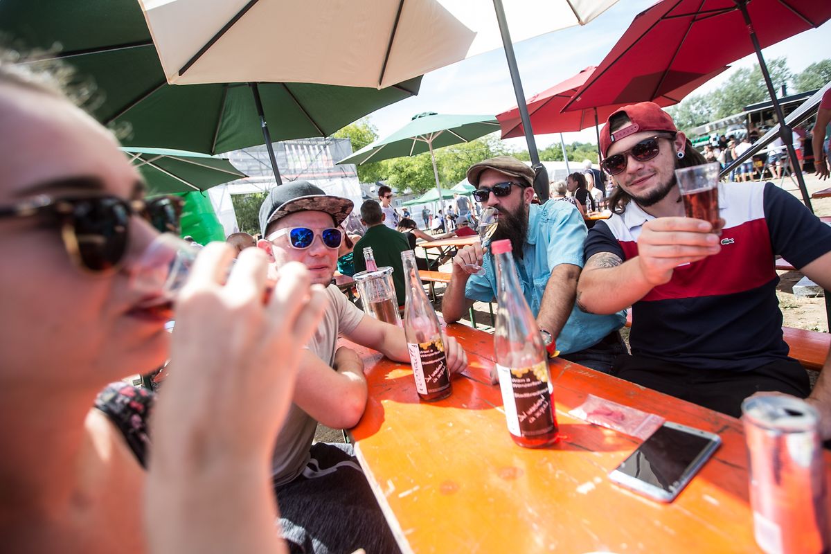 Nicht jeder hat schon mal das Weinfest in Stadtbredimus bei Tageslicht gesehen. Am Sonntagnachmittag war aber auch einiges hier los. 