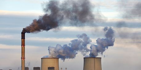 ESG fund manager uses carbon-heavy bets to beat pack - Vimarsana News