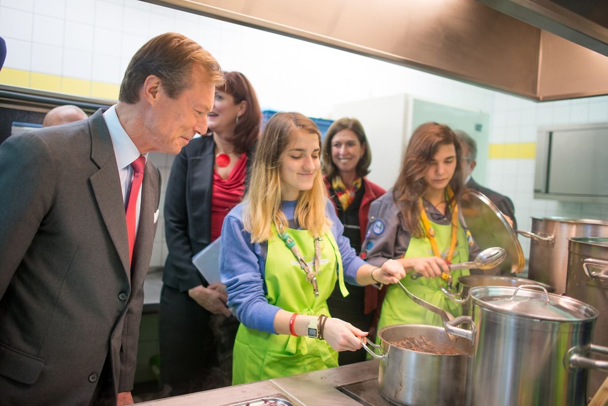 Wie jedes Jahr kümmern sich die Pfadfinder der FNEL um das Essen
