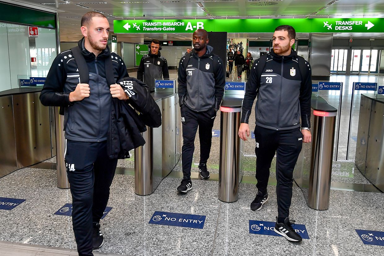 Clément Couturier, Enzo Esposito, Jerry Prempeh und Nicolas Perez (v.l.n.r.) bei der Ankunft in Mailand.