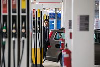 Le tourisme à la pompe pollue et doit être «combattu», pour le gouvernement. 