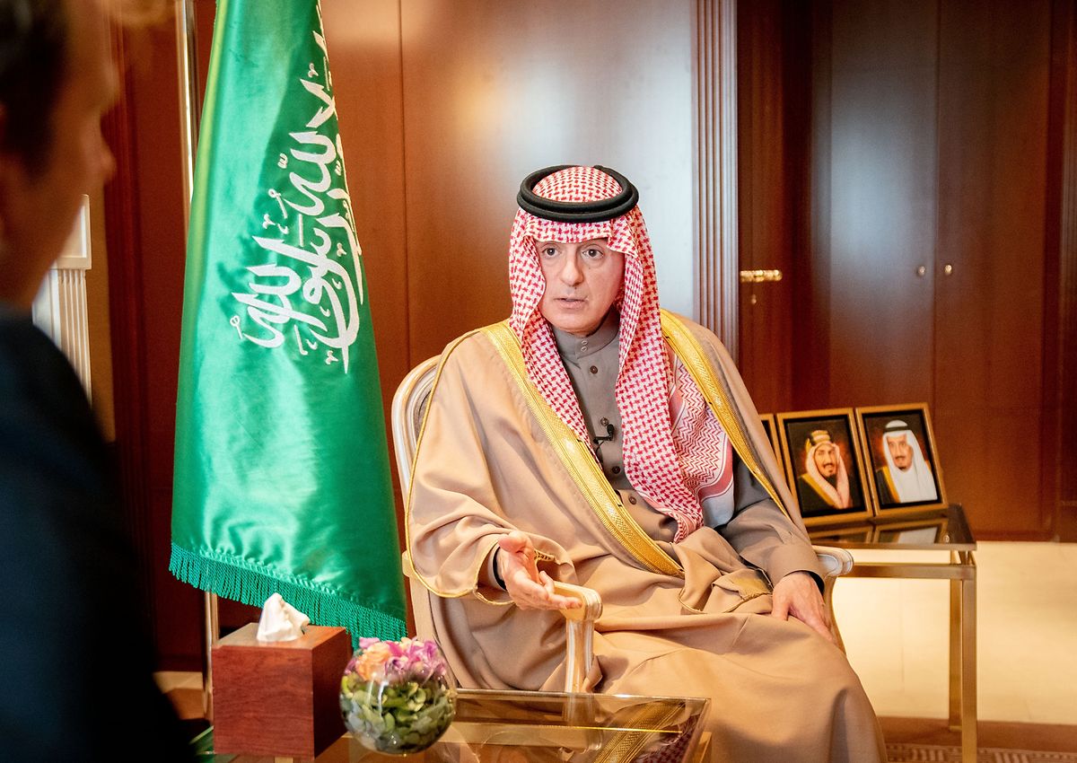Adel al-Dschubair, Staatsminister für Auswärtiges von Saudi-Arabien, spricht bei einem Interview.