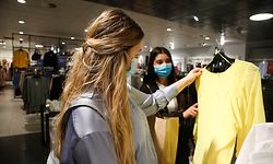 Angucken ist erlaubt, anprobieren nicht überall. 