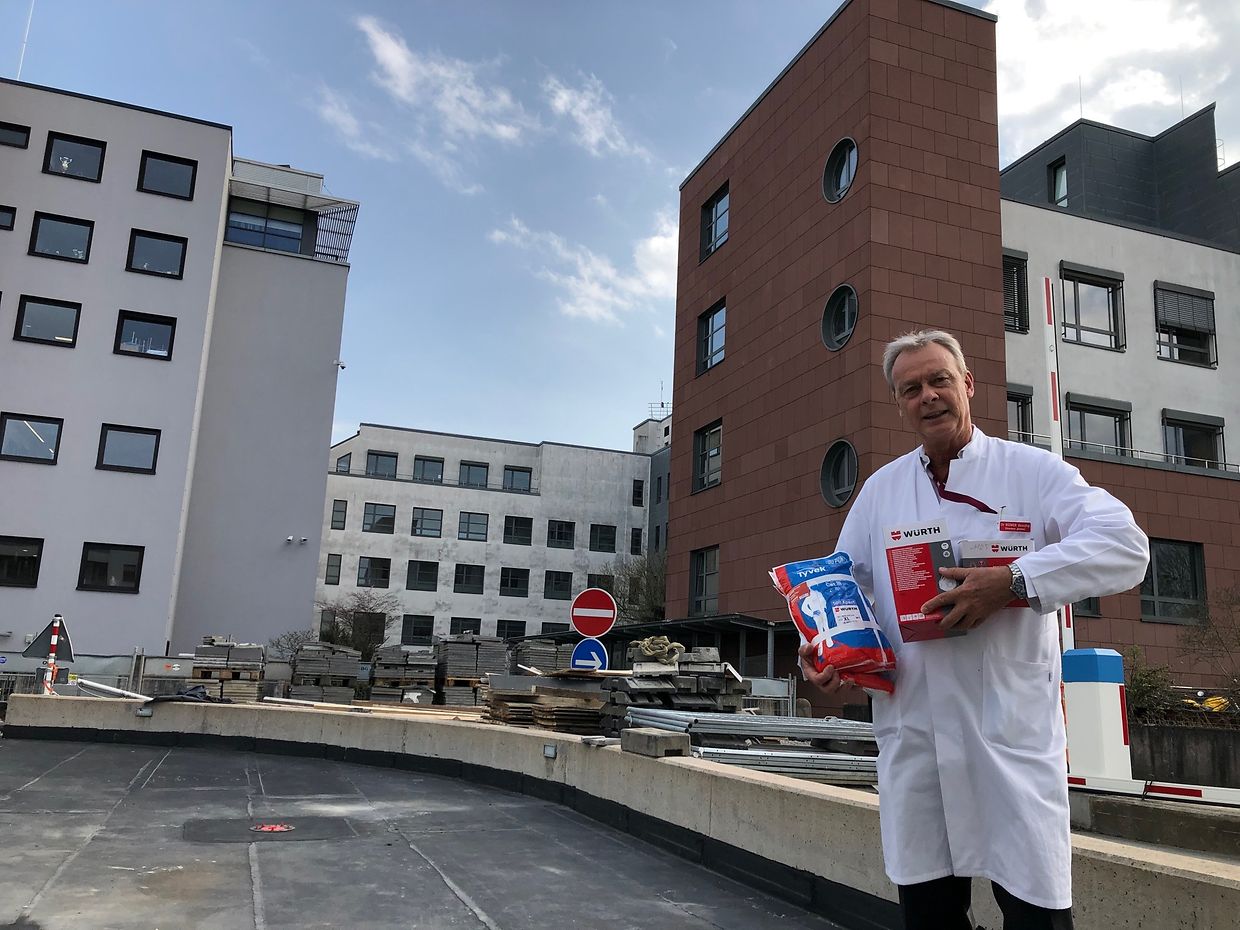 A peine l'arrêt des chantiers annoncé, l'entreprise faisait don de ses masques et ses tenues de protection au CHEM.