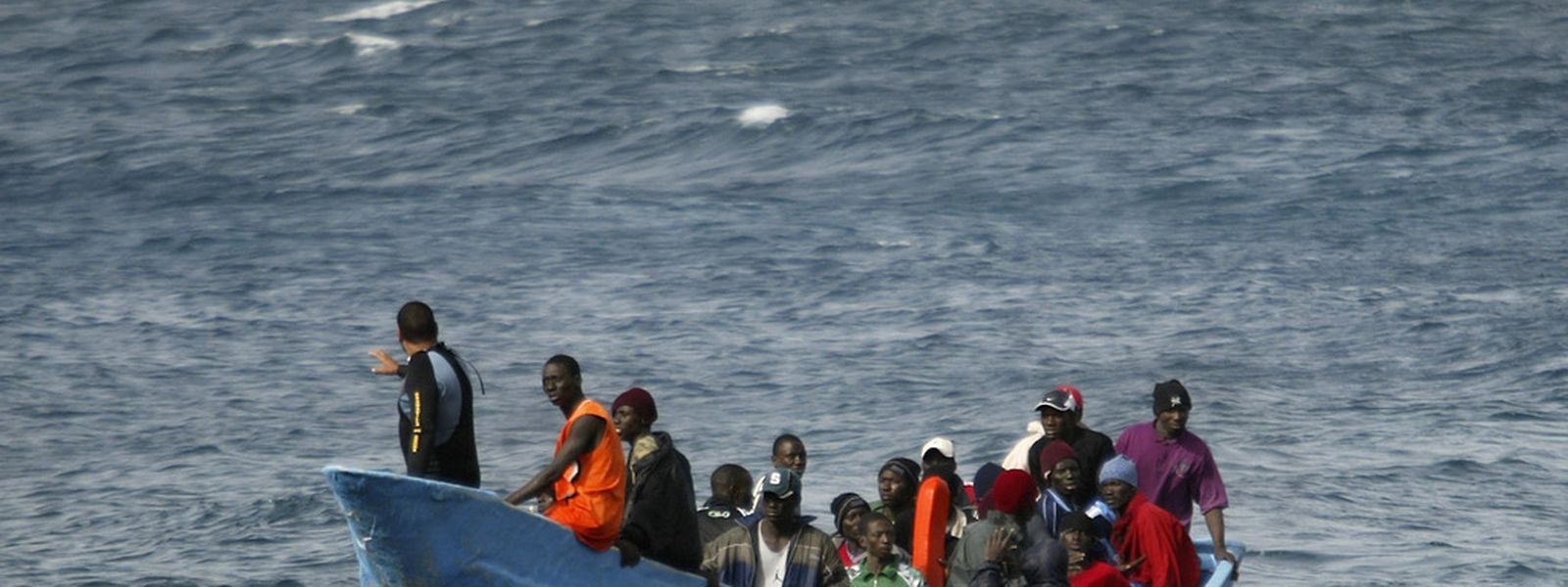 Notsignal Von Schiff Nahe Korfu Italienische Marine Uberpruft Fluchtlingsschiff