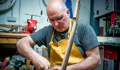 João Godinho é o único fabricante de guitarras acústicas no Luxemburgo.