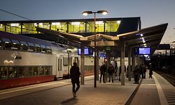 18.1. Gare Howald / Gare und Fussgängerweg Foto:Guy Jallay