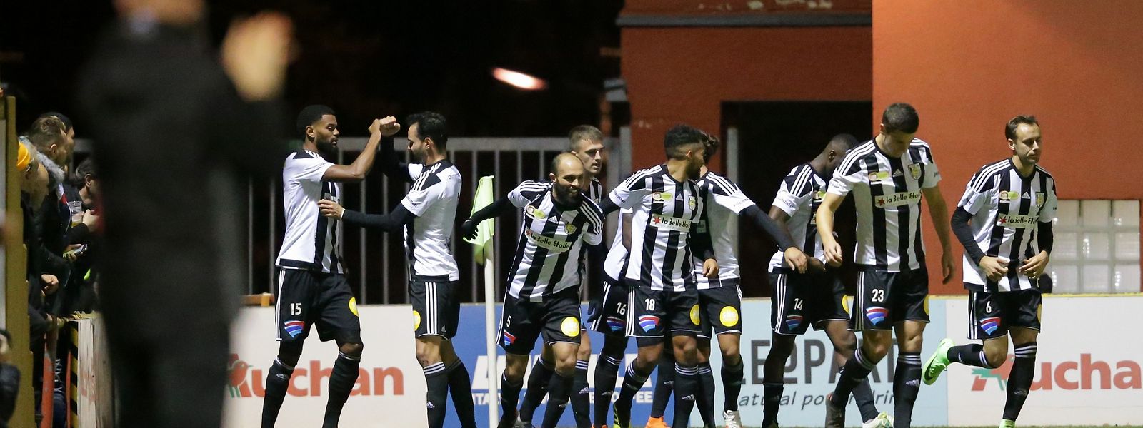 Die Escher freuen sich im Stade Jos Nosbaum.