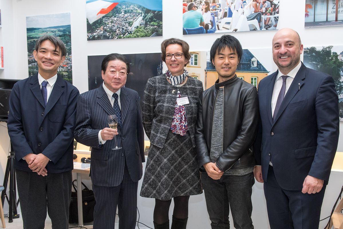 Einweihung des Luxembourg Café, ein Pop-up Café im Hama House, mit Yu Mizushiro, Masahiro Nakagawa, Anne Hoffmann (Luxembourg for tourism), Fotograf Takashi Yasui und Vizepremier Etienne Schneider.