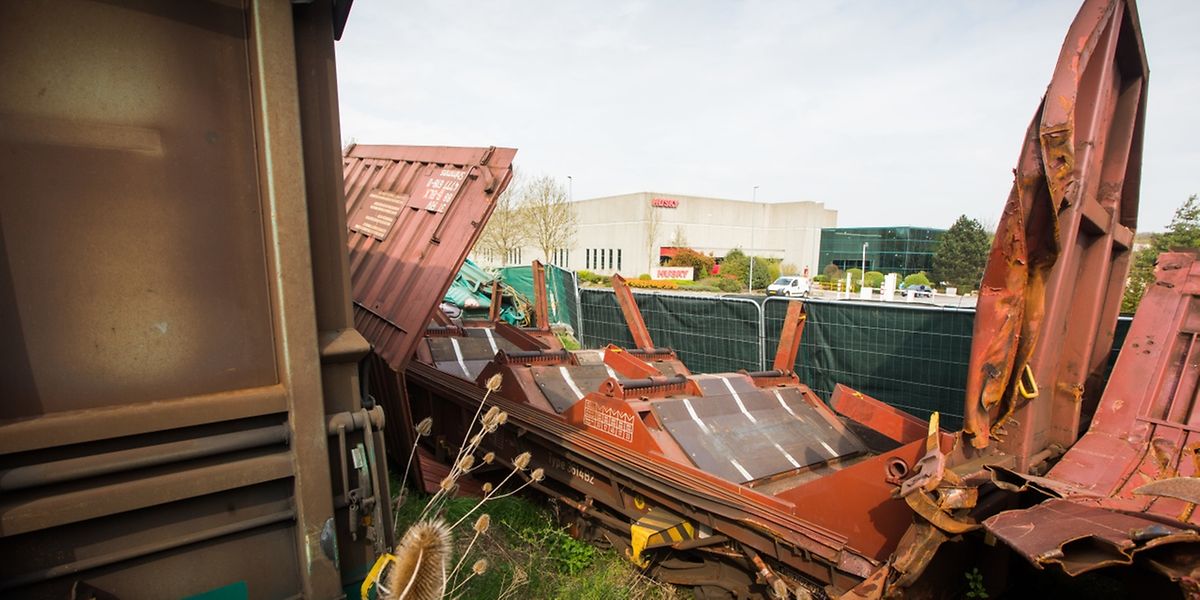 Spuren vom Unglück sind noch sichtbar.