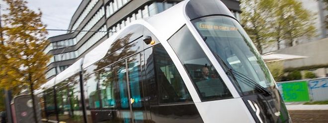 Derzeit fährt die Tram nur testhalber über das Kirchberg-Plateau, am 10. Dezember nimmt sie ihren regulären Betrieb auf.