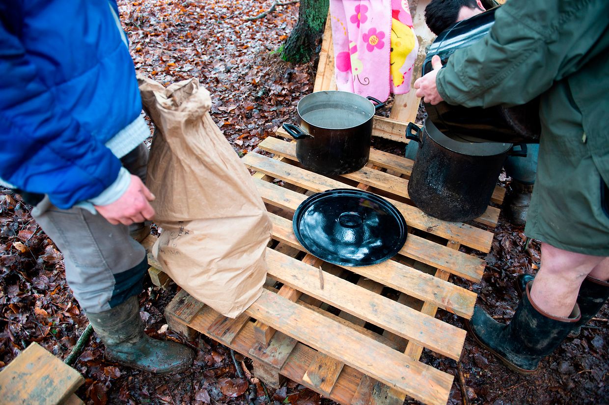 Ce vendredi, la soupe aux oignons consommée avait été confectionnée par un sympathisant de 65 ans ayant par le passé travaillé pour Idélux, propriétaire du site contre lequel se battent les zadistes.