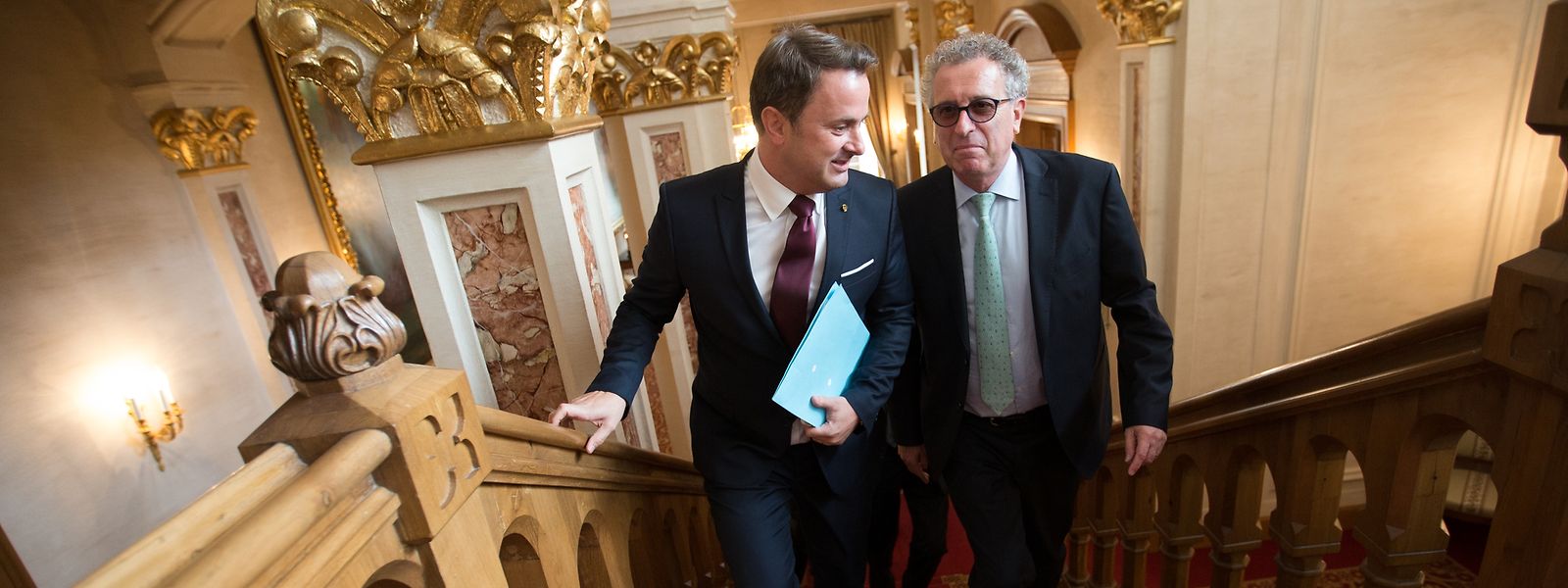 La première loi adoptée par les députés sous la nouvelle coalition est la transposition de la directive européenne contre l'optimisation fiscale