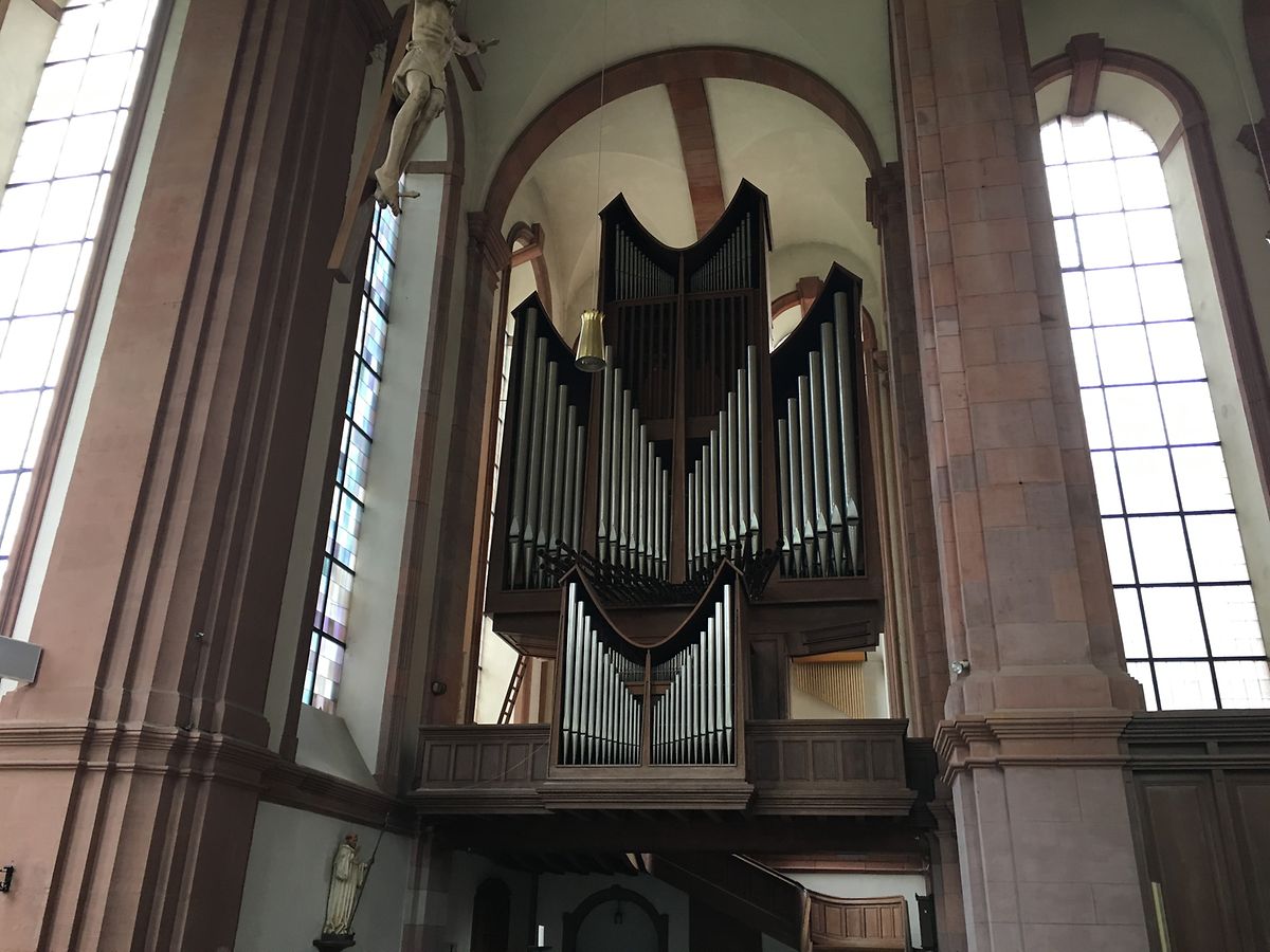 Orgeltreppe Der Abteikirche Verbrannt Feuer Im Kloster Himmerod