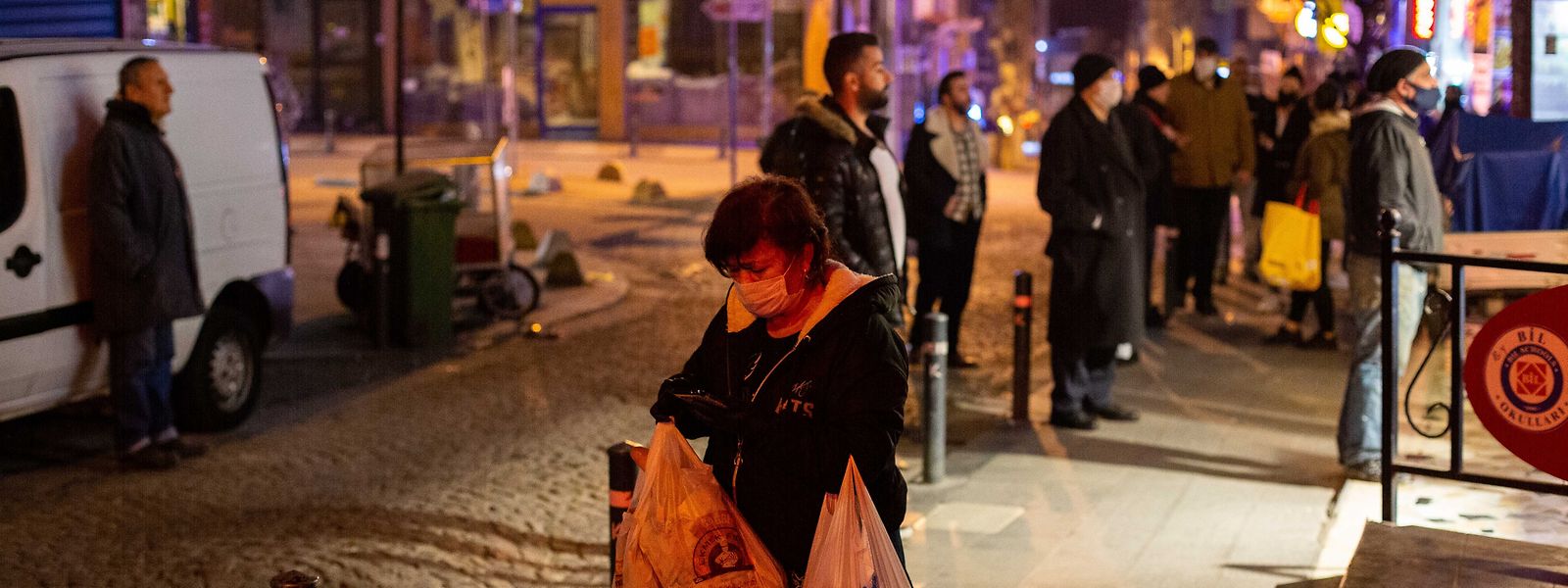 Corona Krise In Turkei Ausgangsverbot In 31 Stadten