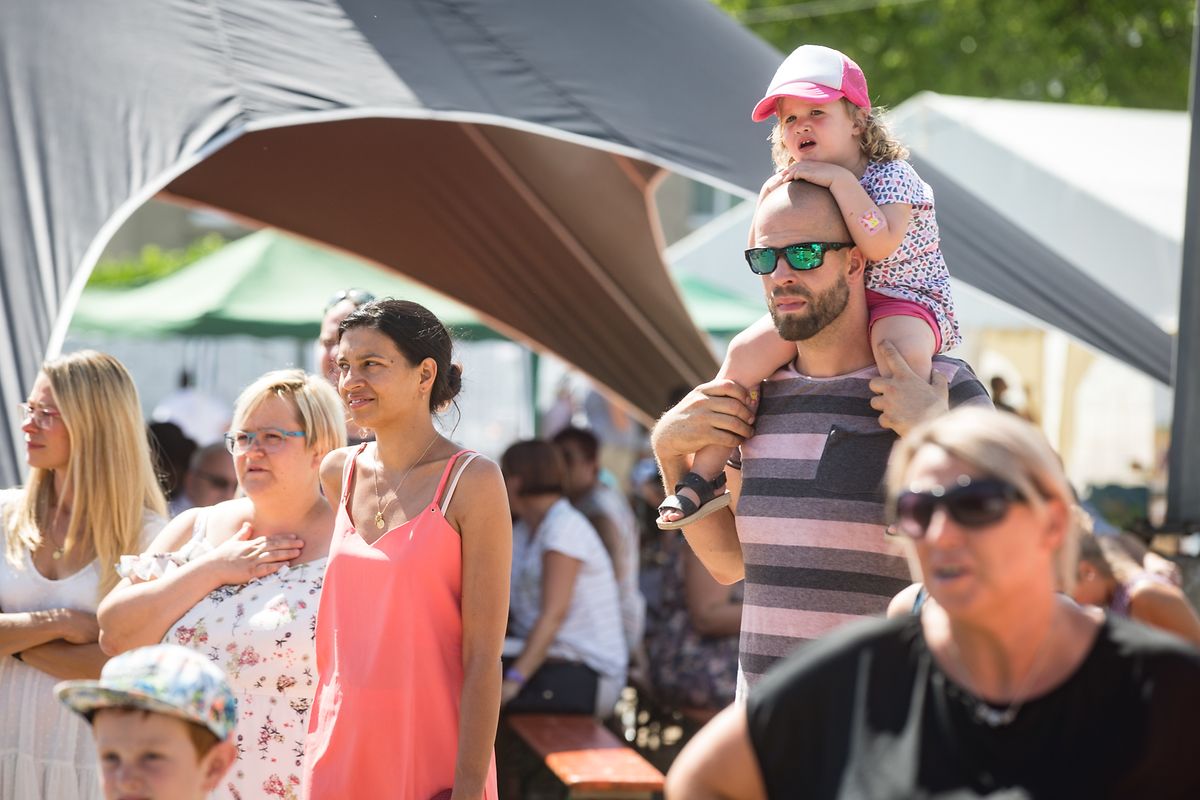 Nicht jeder hat schon mal das Weinfest in Stadtbredimus bei Tageslicht gesehen. Am Sonntagnachmittag war aber auch einiges hier los. 