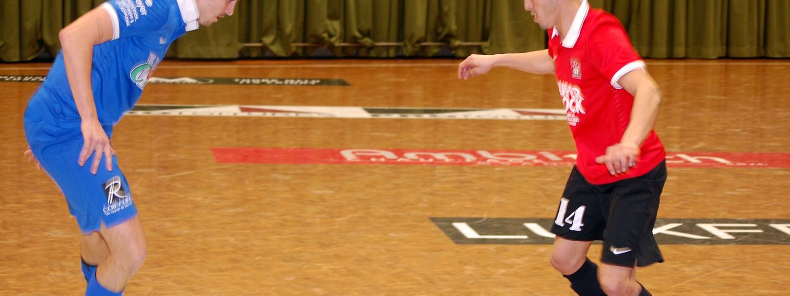 Rafael Soares Valente (en bleu) et Bettembourg se déplacent à Clervaux, tandis que le FC Differdange 03 de Gabriel Fernandes rend visite au FC Nordstad 