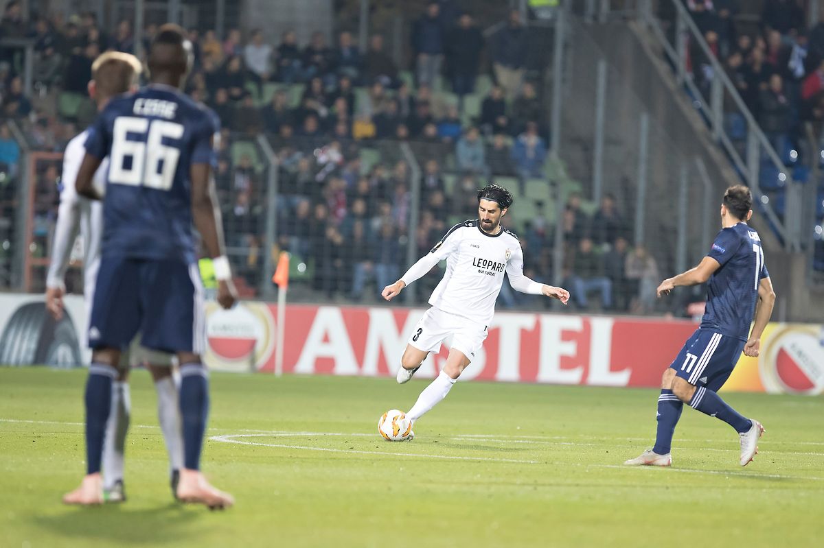 Milan Bisevac titulaire: c'était la surprise du chef de Dino Toppmöller