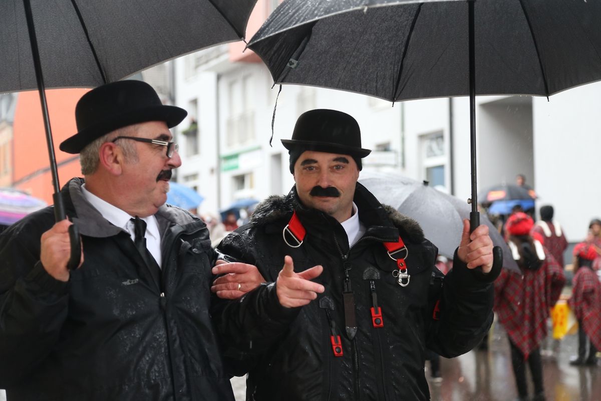 Am Sonntag sind die Karnevalisten durch die Straßen von Schifflingen gezogen. 