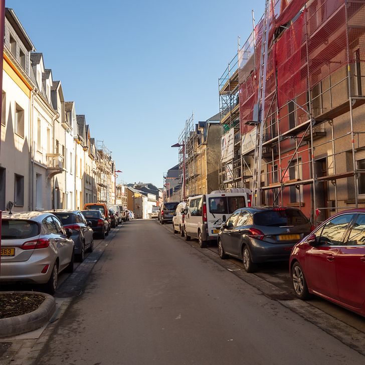 Février 2020, la rue Neuve de Pétange propose une toute autre image.