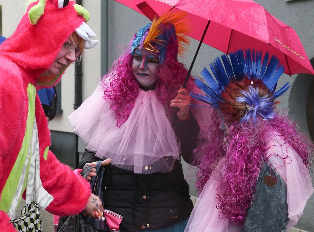 Am Sonntag sind die Karnevalisten durch die Straßen von Schifflingen gezogen. 