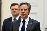 US-Außenminister Antony Blinken (rechts) vor seinem ukrainischen Amtskollegen Dmytro Kuleba bei der Münchener Sicherheitskonferenz. 