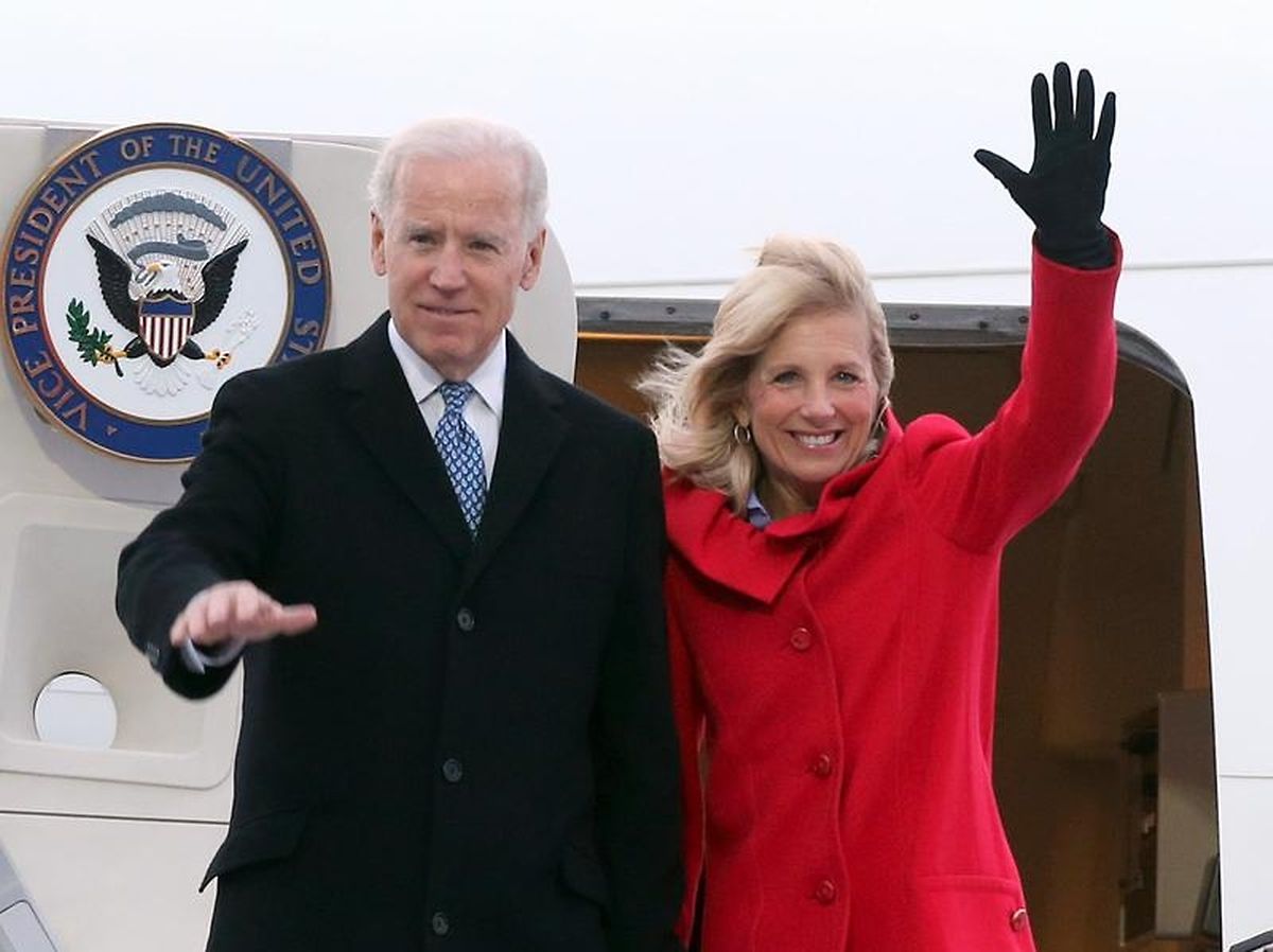 Joe Biden und seine Frau Jill erzielten 2020 ein Einkommen von umgerechnet gut 500.000 Euro.