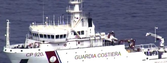 Die italienische Küstenwache nimmt immer wieder an Rettungsaktionen auf dem Mittelmeer teil.