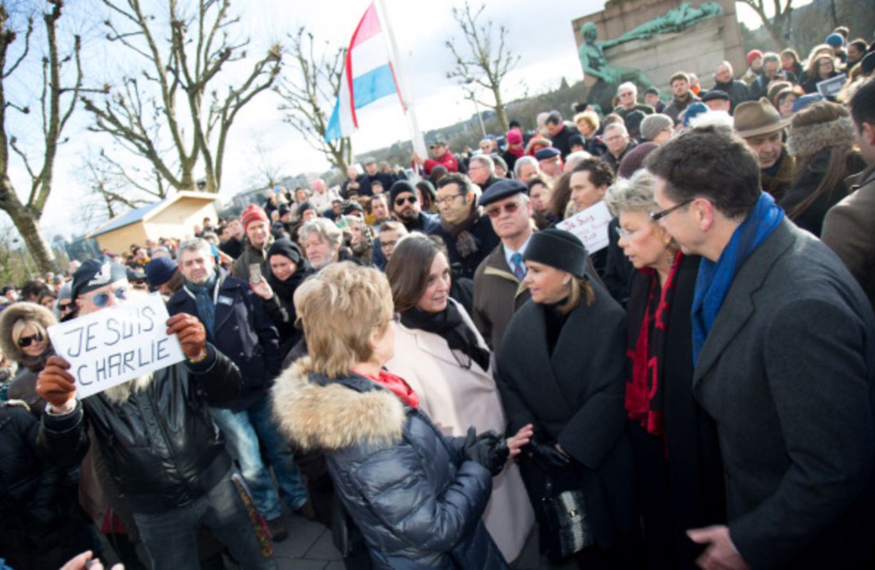 Demonstration auf der Place de la Constitution für die Opfer der Attentate von Paris.