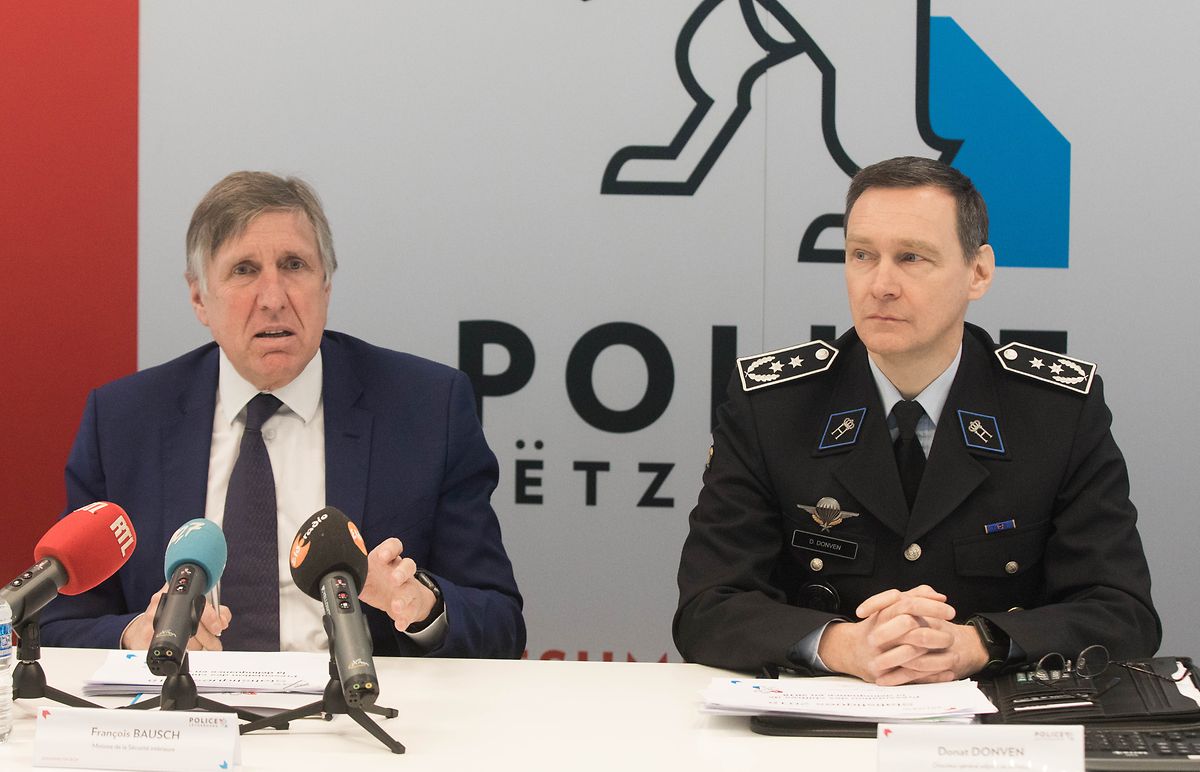 François Bausch, Minister für innere Sicherheit, und Donat Donven (r.), beigeordneter Direktor der Polizei, stellten am Dienstag die Kriminalstatistiken für 2018 vor.