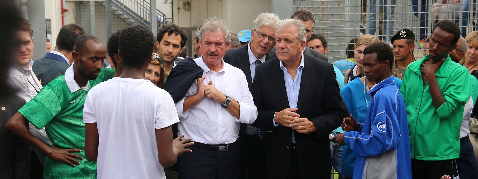 Jean Asselborn und EU-Kommissar Dimitris Avramopoulos besuchten Mitte Oktober einen Hotspot auf Lampedusa.