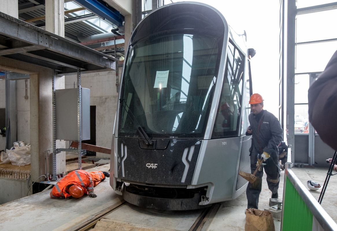 Nun hat die Tram ihr neues "Zuhause" in Kirchberg erreicht.