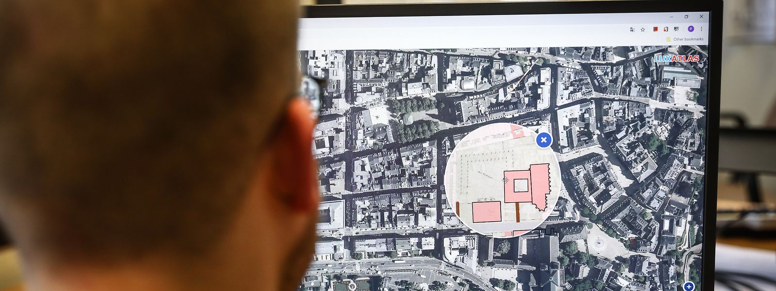 Überall und jederzeit verfügbar: Der Digital-Atlas funktioniert auf Handys, Tablets und PCs.