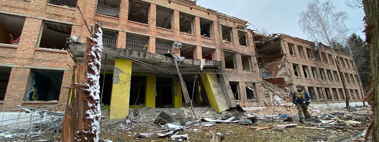 Das Gebäude der Fachhochschule von Wassylkiw wurde durch den russischen Raketenbeschuss zerstört. 