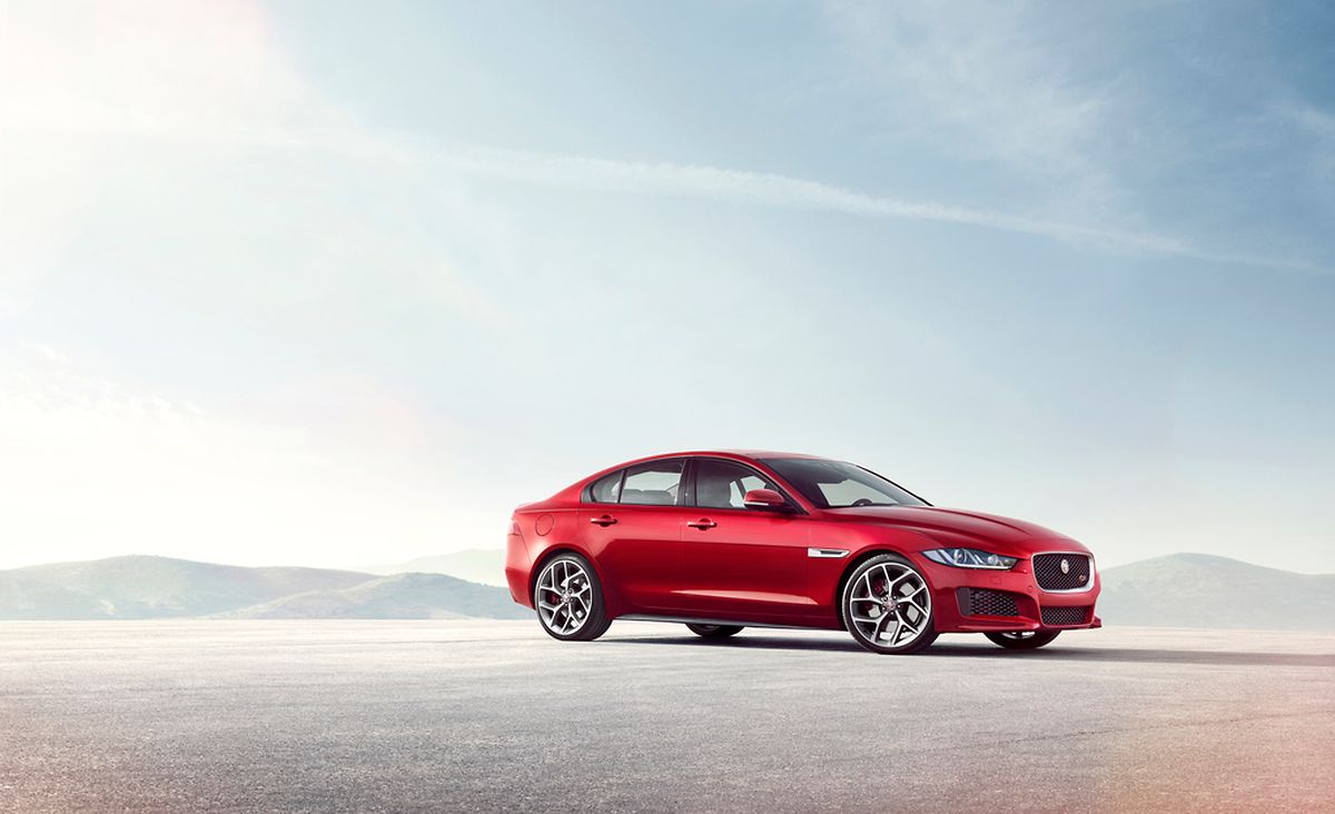 Weltpremiere Des Neuen Jaguar Xe Nachwuchs Bei Der Raubkatze