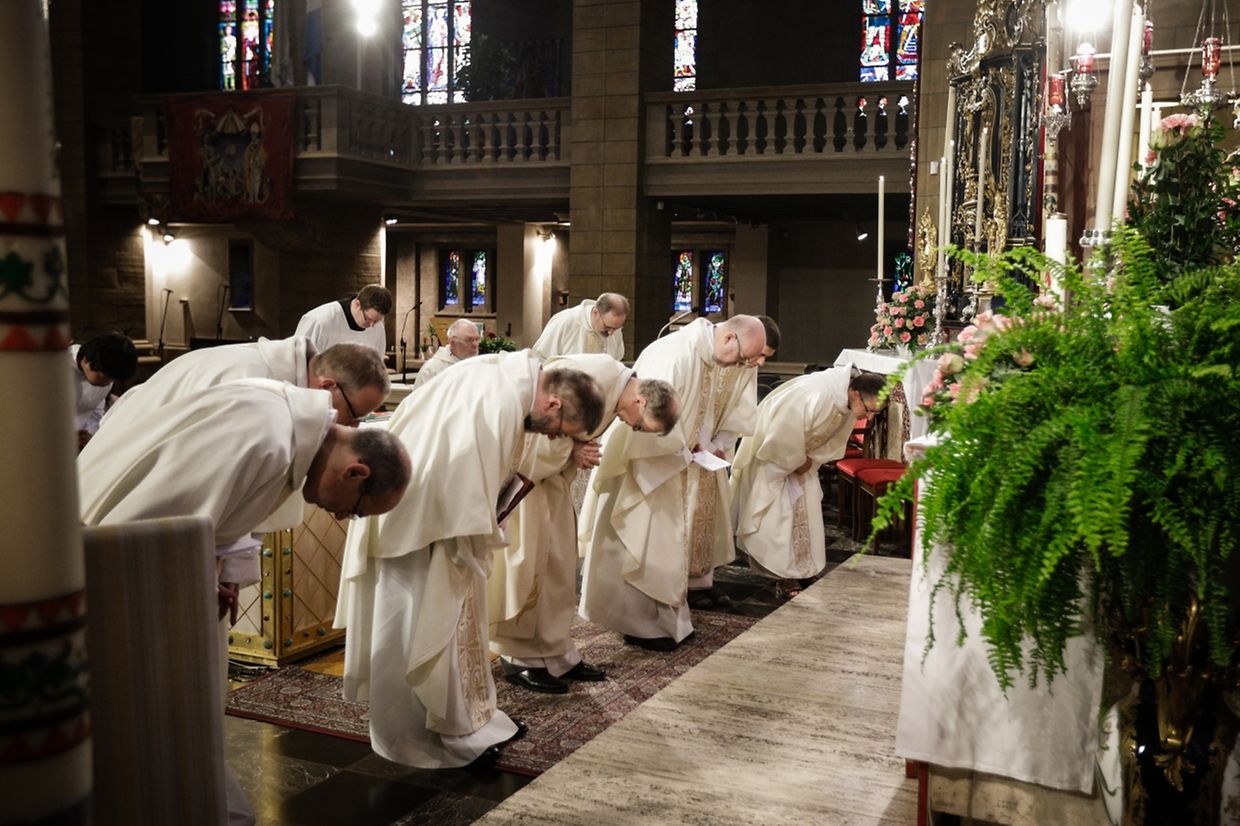 Messe für Kordall Sainte - Barbe (Kéinzig, Féngeg) und die neuen Pfarreien: "Mess – Réibierg Sainte - Famille" (Äischdall, Garnech-Koler-vun der Mess).