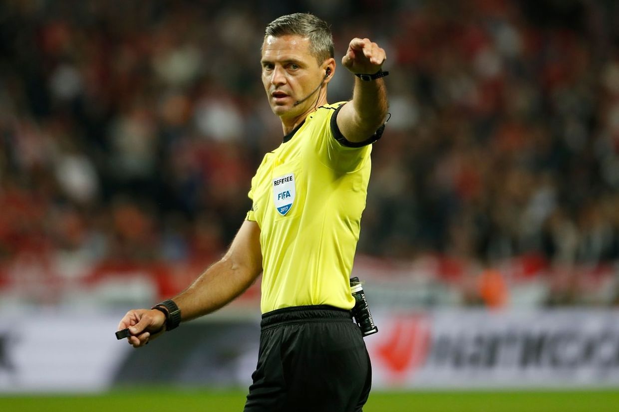 Slovenian Referee Damir Skomina reacts during the UEFA Europa League final football match Ajax Amsterdam v Manchester United on May 24, 2017 at the Friends Arena in Solna outside Stockholm. / AFP PHOTO / Odd ANDERSEN