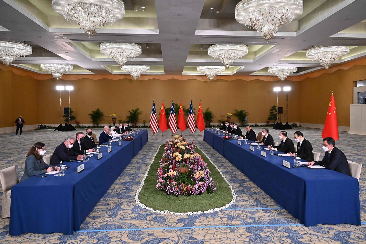 US President Joe Biden (L) and China's President Xi Jinping (R) meet on the sidelines of the G20 Summit in Nusa Dua on the Indonesian resort island of Bali on November 14, 2022. (Photo by SAUL LOEB / AFP)