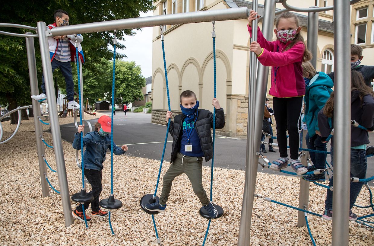 In der "Maacher Schoul" überwieg die Freude über den ersten richtigen Schultag nach der langen Corona-Pause. 