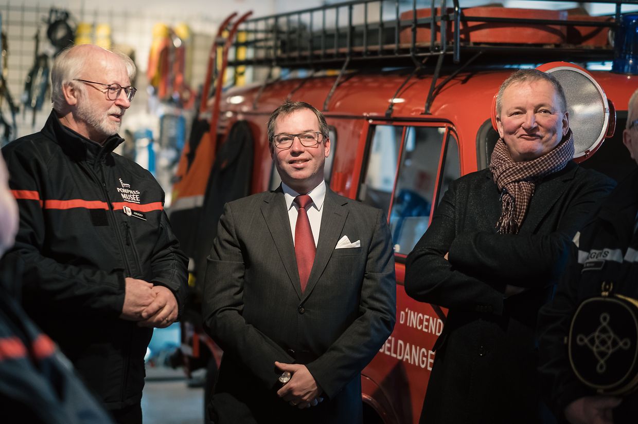 Visite de S.A.R. le Grand-Duc Héritier Guillaume au Pompjeesmusée an der Géitz  Patrick Juncker (Präsident Musee), Fränk Arndt (Bourgmestre Commune de Wiltz)07.02.2023Wiltz, Rue GeetzPhoto: Commune de Wiltz / Ben Majerus