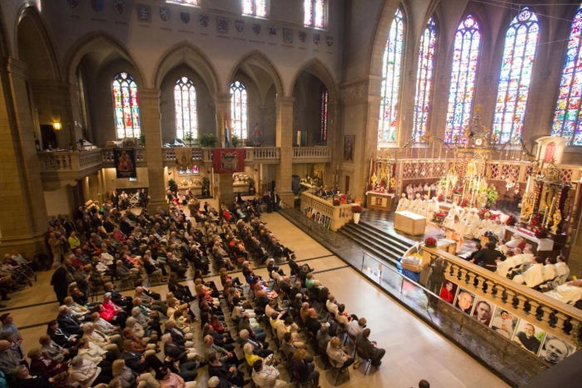 OKTAVE - messe pontificale avec renouvellement de la consécration à Notre-Dame, Foto Lex Kleren