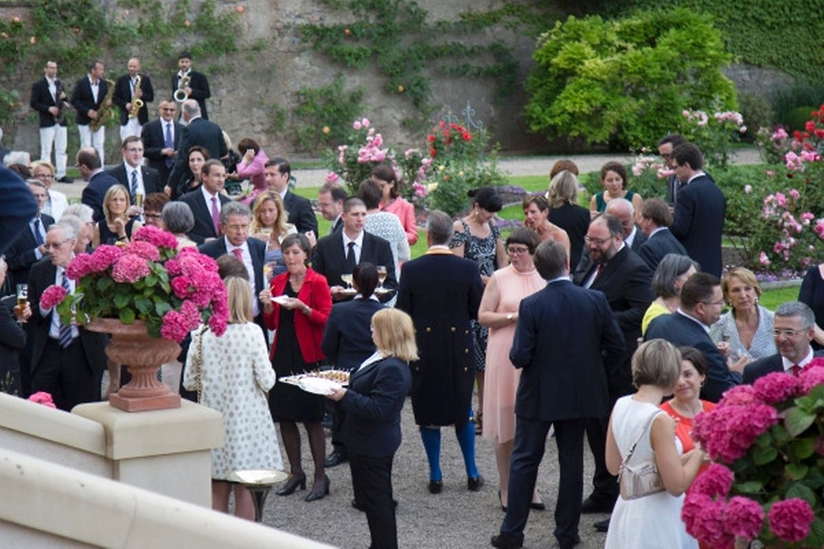 Garden Party der großherzoglichen Familie auf Schloss Berg.