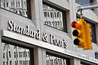 S&P ist die dominierende Ratingagentur neben den kleineren Unternehmen Moody’s und Fitch Ratings. 