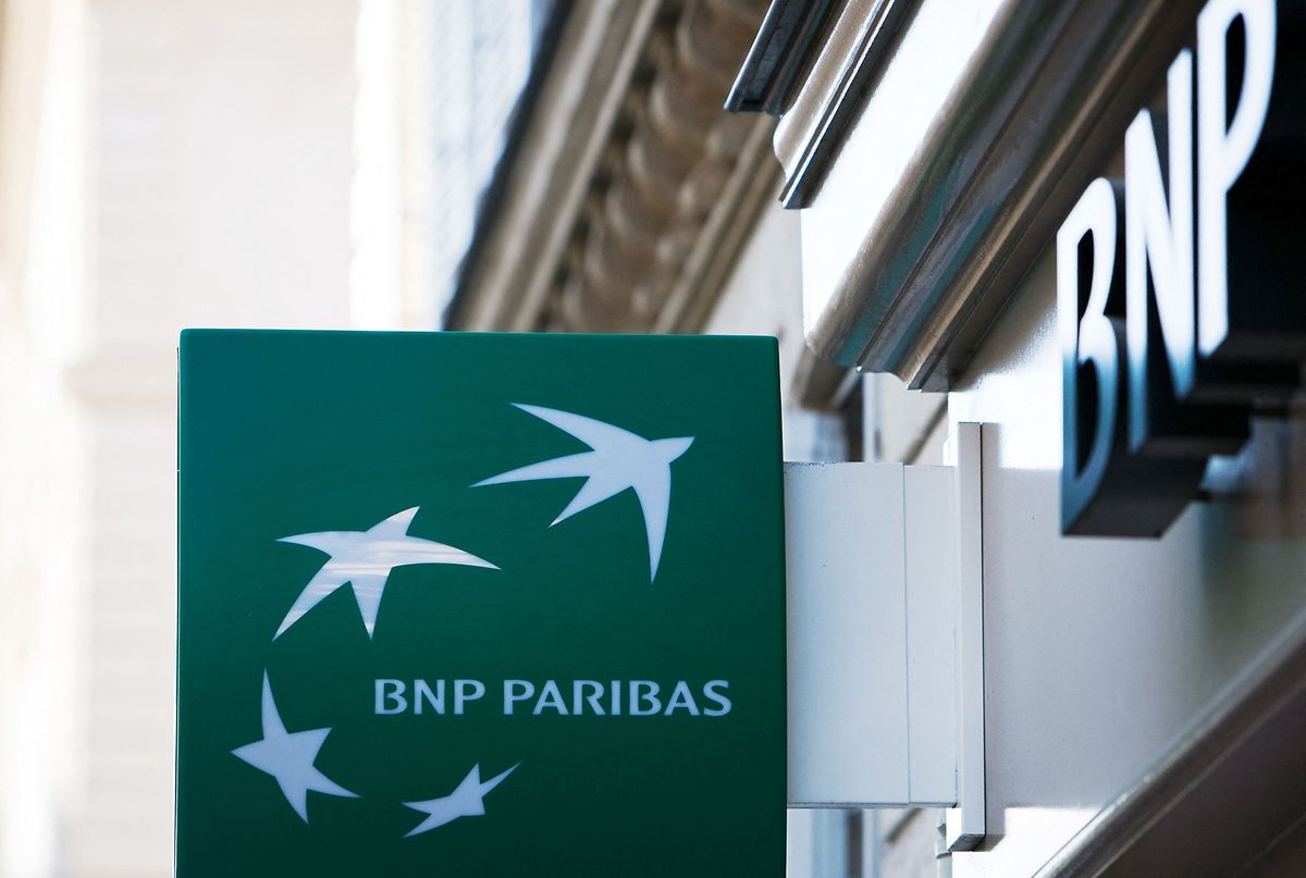 BNP Paribas took markdowns on leveraged loans in the third quarter, but were “very small” and lower than at US peers, Chief Financial Officer Lars Machenil said 