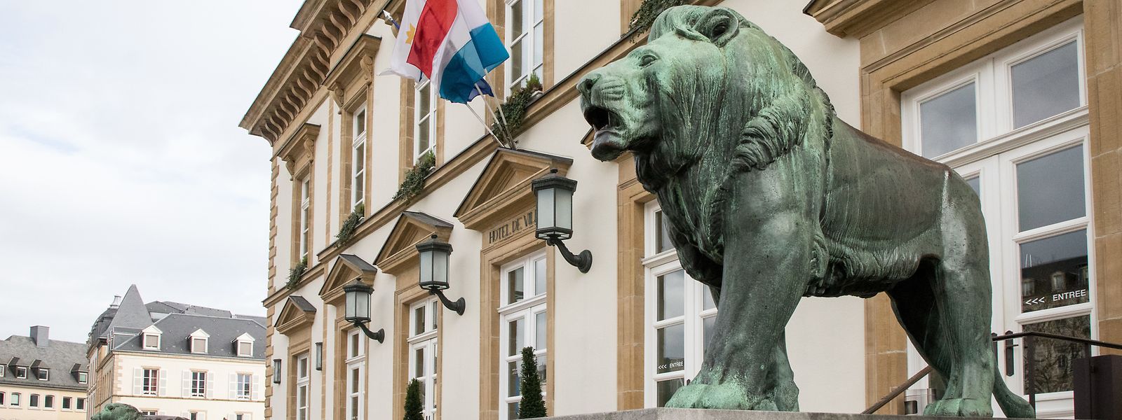 In der Hauptstadt werden zahlreiche Events abgesagt und öffentliche Gebäude geschlossen.