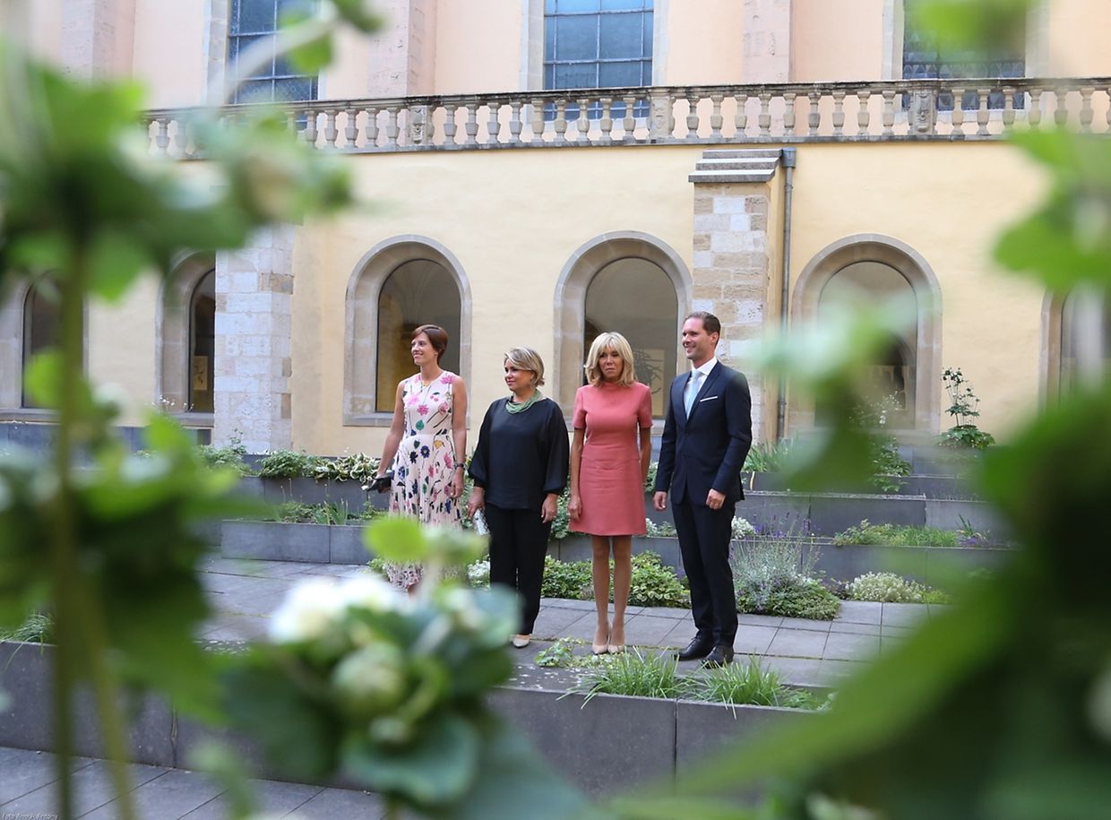 Programme culturel pour les conjoints à Neimënster puis au MUDAM en compagnie de la grande-duchesse Maria Teresa