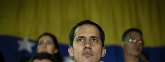A 23 de janeiro, Juan Guaidó, o presidente do parlamento, autoproclamou-se Presidente da Venezuela perante uma multidão de opositores de Nicolas Maduro, prometendo um "governo de transição" e "eleições livres".