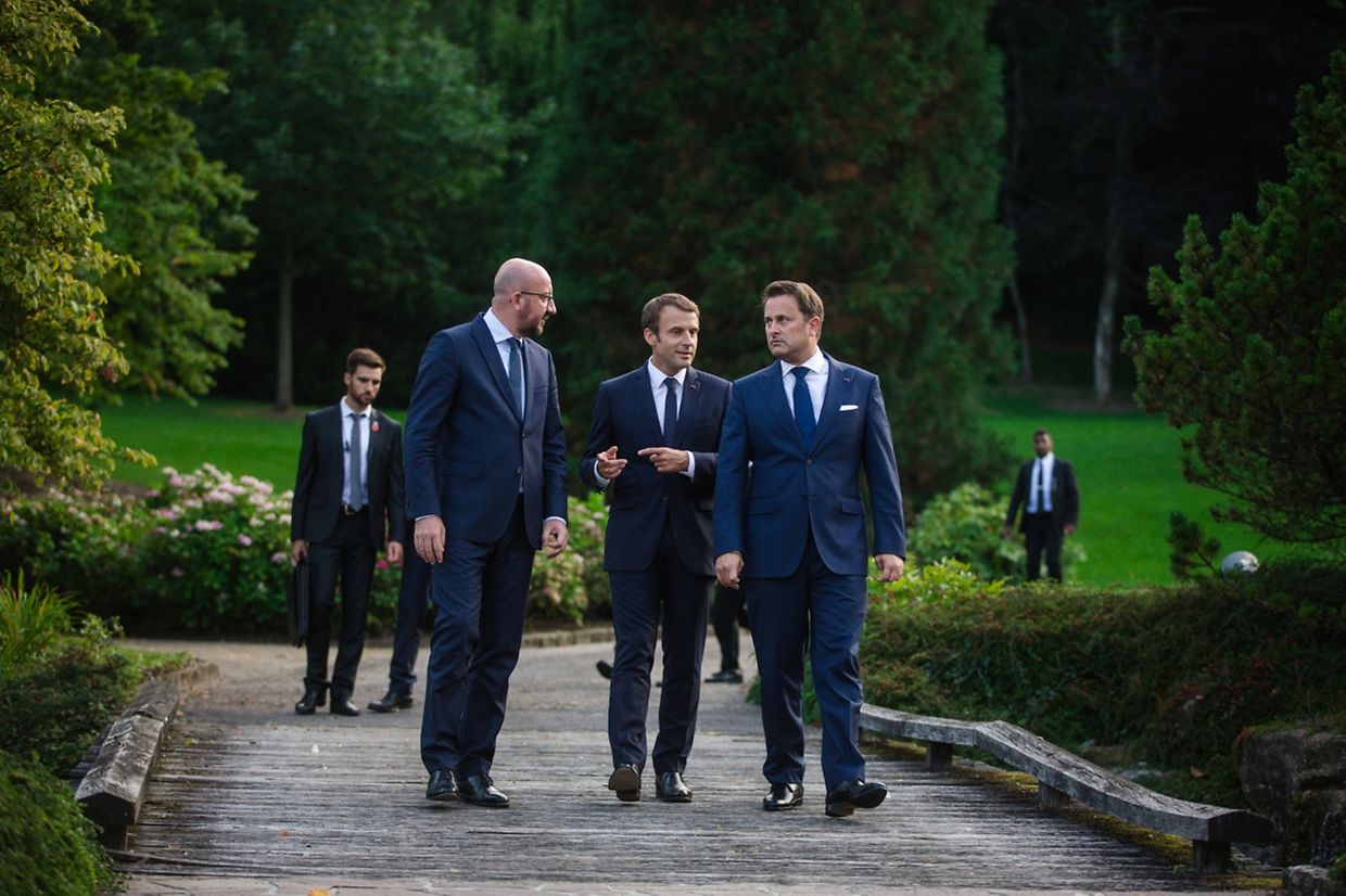 Emmanuel Macron, Xavier Bettel et Charles Michel, au château de Senningen pour une entretien trilatéral