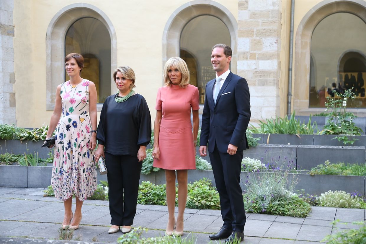 Programme culturel pour les conjoints à Neimënster puis au MUDAM en compagnie de la grande-duchesse Maria Teresa