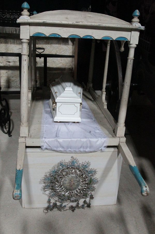 Großherzog Henri besucht das Kutschenmuseum in Peppingen.